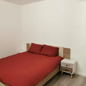Athome - Appart-hotel With Private Parking Aparthotel